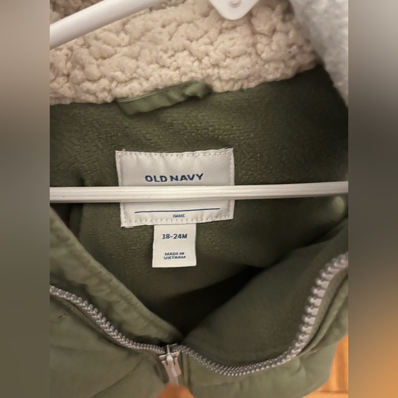 Old Navy Toddler Boys Hooded Vest - Picture 3 of 3